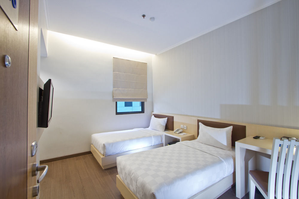 Hotel 88 Mangga Besar 62 Lokasari By Wh Jakarta Luaran gambar